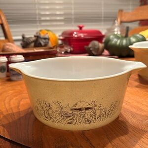PYREX Forest Fancies Mushroom Bowl 474-B 1.5qt